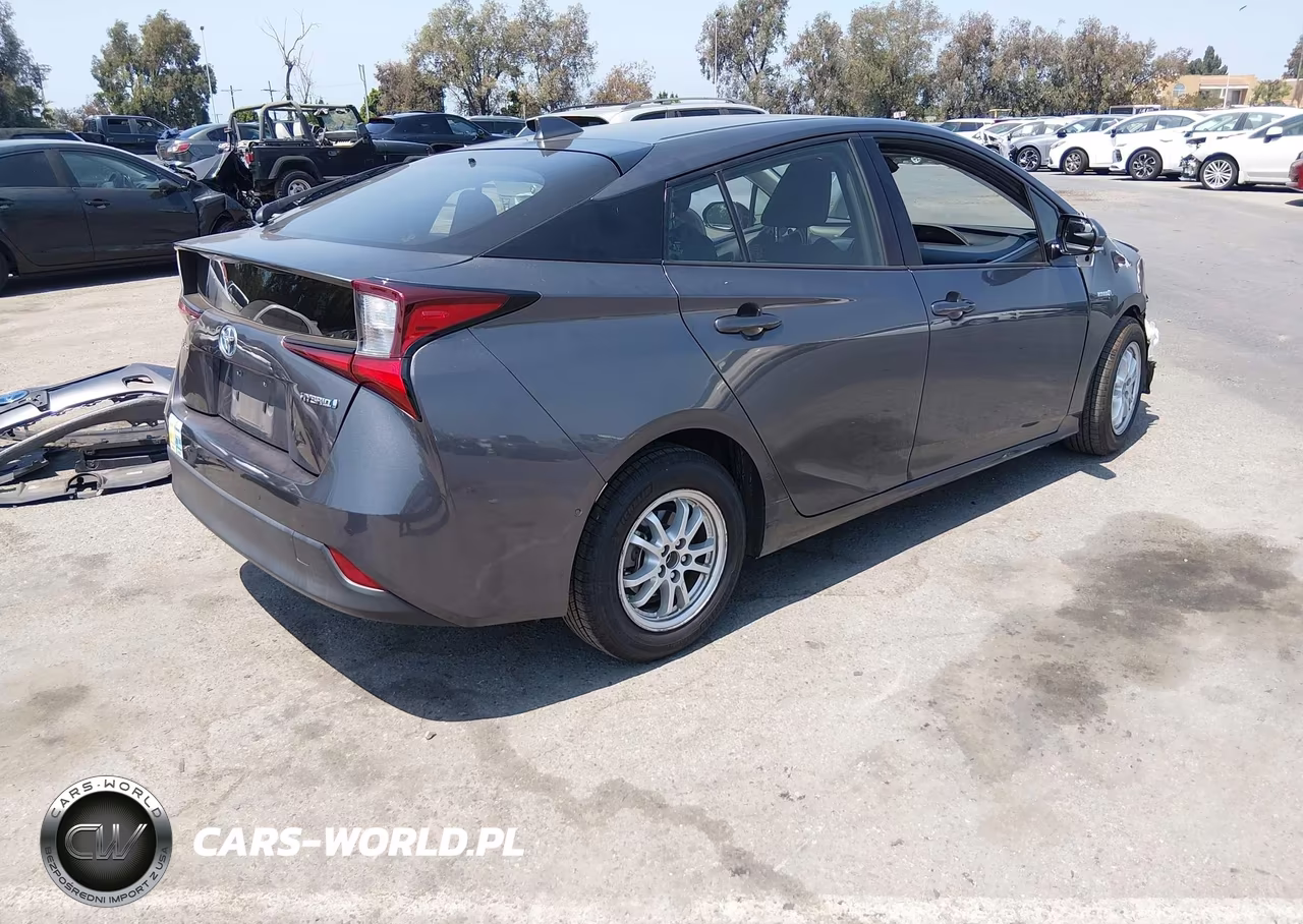 2020 Toyota Prius Le VIN:JTDKARFUXL3112943 - 4