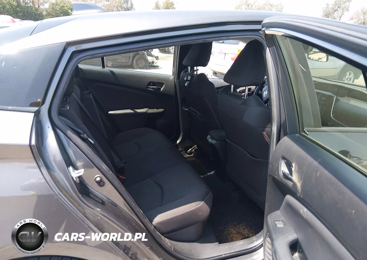 2020 Toyota Prius Le VIN:JTDKARFUXL3112943 - 8
