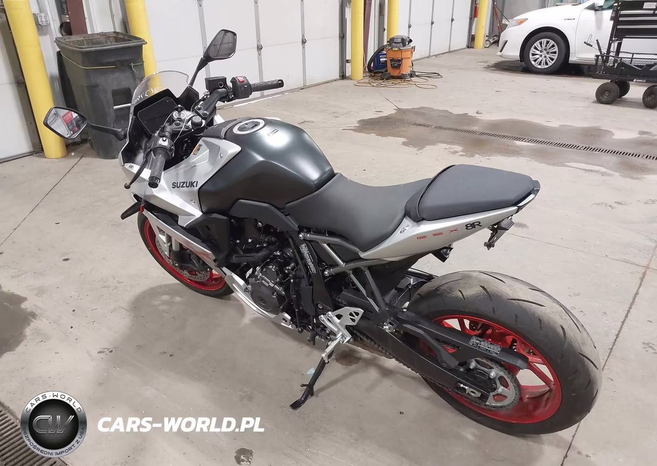 2024 Suzuki Gsx800 F VIN:JS1EM13B0R7103303 - 3