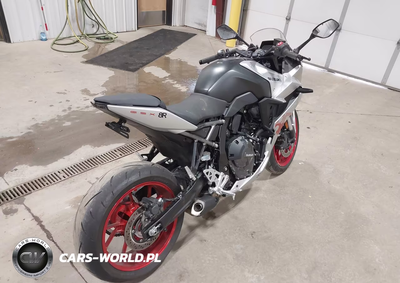 2024 Suzuki Gsx800 F VIN:JS1EM13B0R7103303 - 4