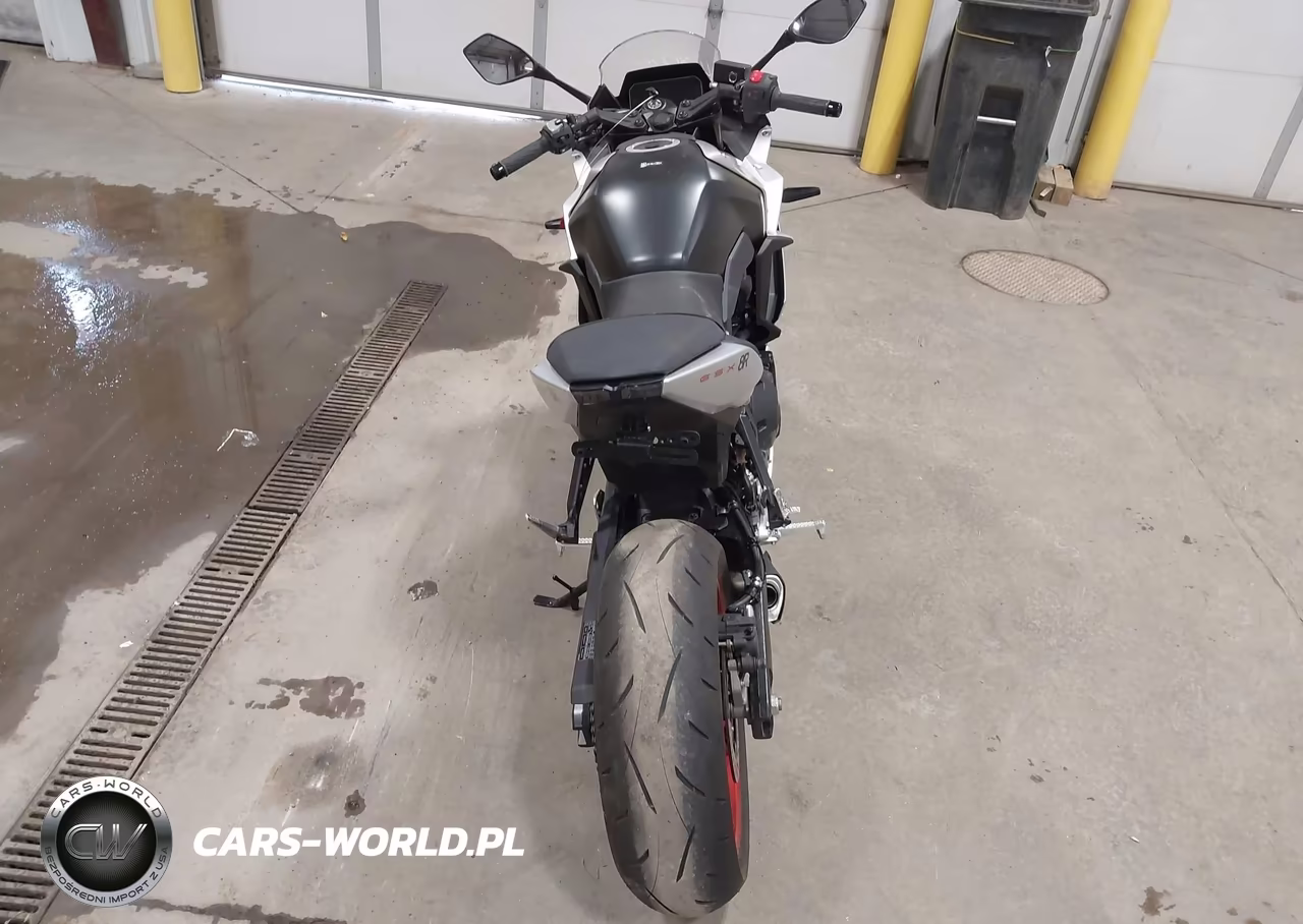 2024 Suzuki Gsx800 F VIN:JS1EM13B0R7103303 - 6