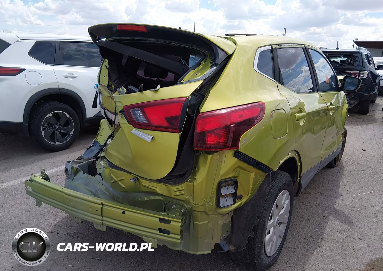 2017 Nissan Rogue Sport S VIN:JN1BJ1CP1HW002470 - 4