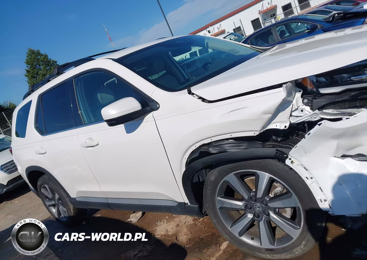 2025 Honda Pilot Elite VIN:5FNYG1H8XSB121847 - 13