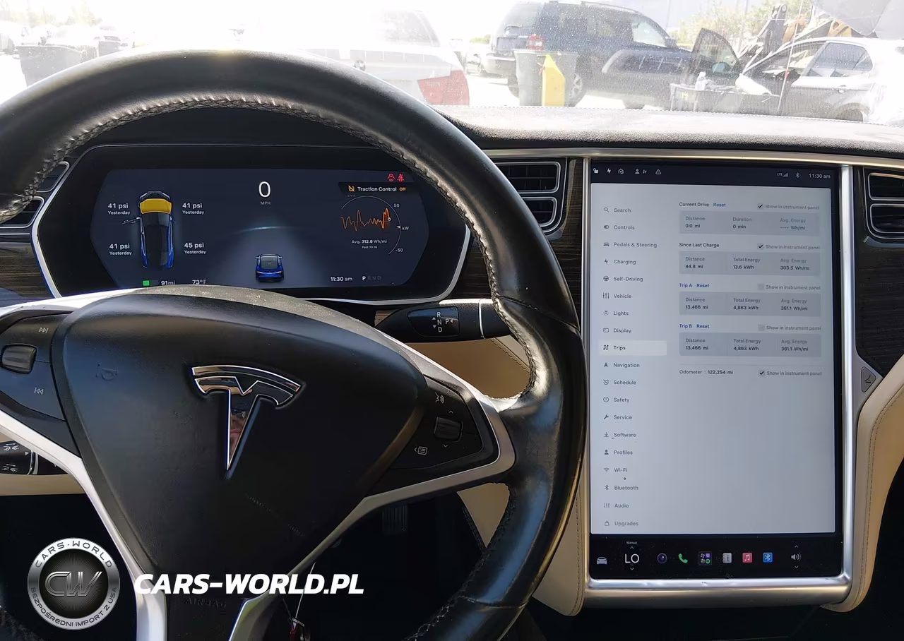 TESLA MODEL S VIN:5YJSA1E15FF113885 - 7