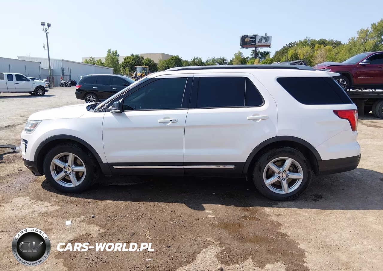 2018 Ford Explorer Xlt VIN:1FM5K7D88JGB04068 - 14