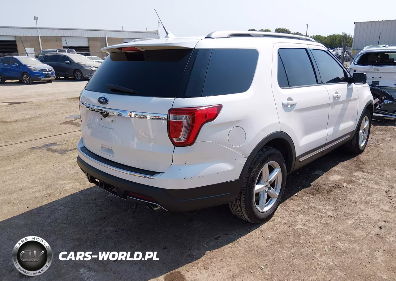 2018 Ford Explorer Xlt VIN:1FM5K7D88JGB04068 - 4