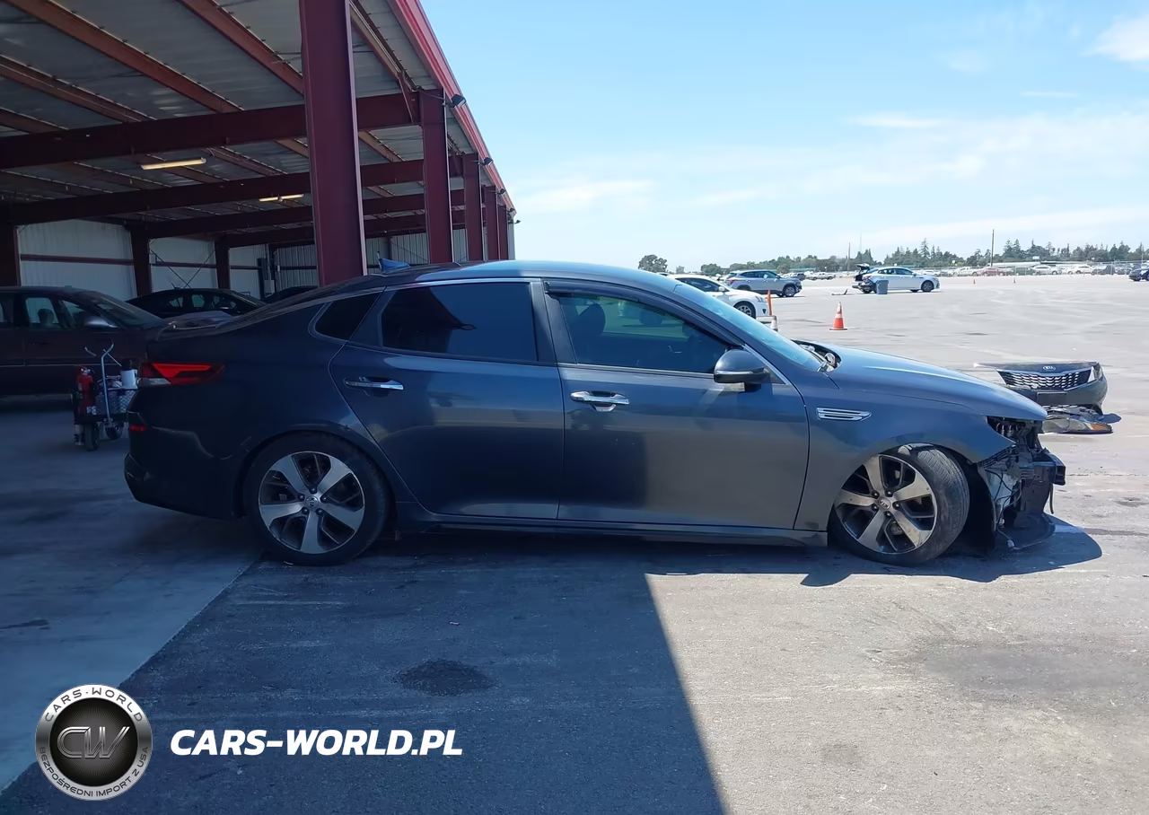 2020 Kia Optima S VIN:5XXGT4L36LG408136 - 14