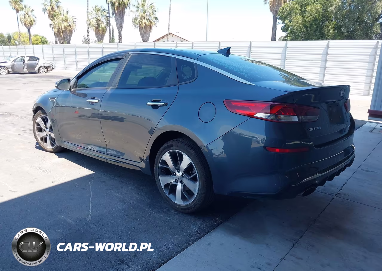 2020 Kia Optima S VIN:5XXGT4L36LG408136 - 3