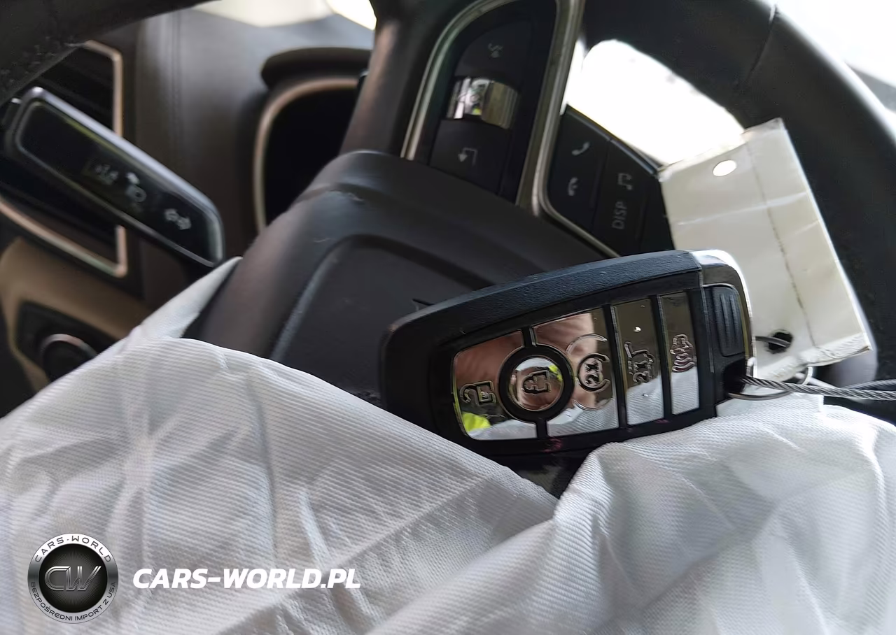 2020 Lincoln Nautilus Reserve VIN:2LMPJ6K9XLBL25770 - 11