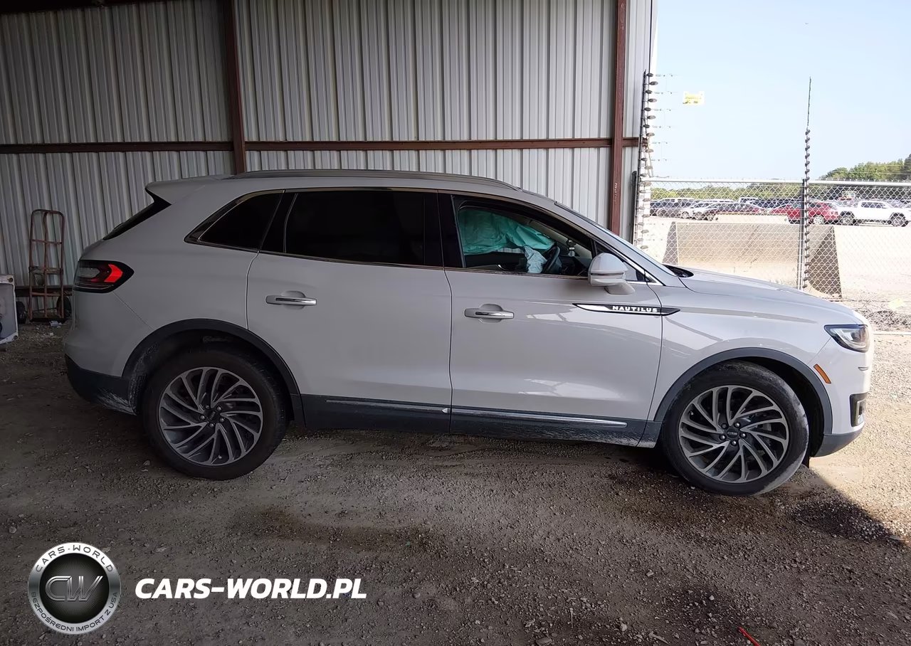 2020 Lincoln Nautilus Reserve VIN:2LMPJ6K9XLBL25770 - 13