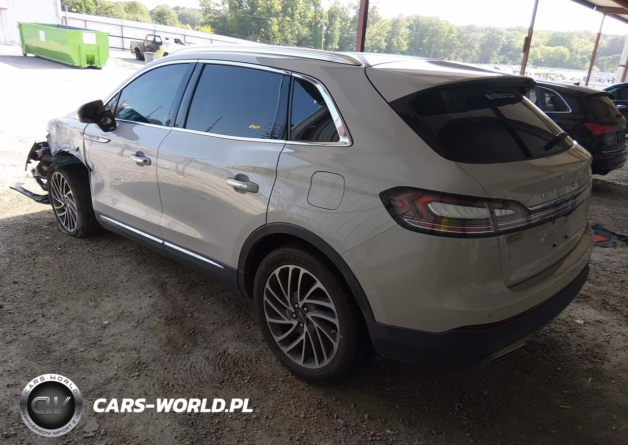2020 Lincoln Nautilus Reserve VIN:2LMPJ6K9XLBL25770 - 3
