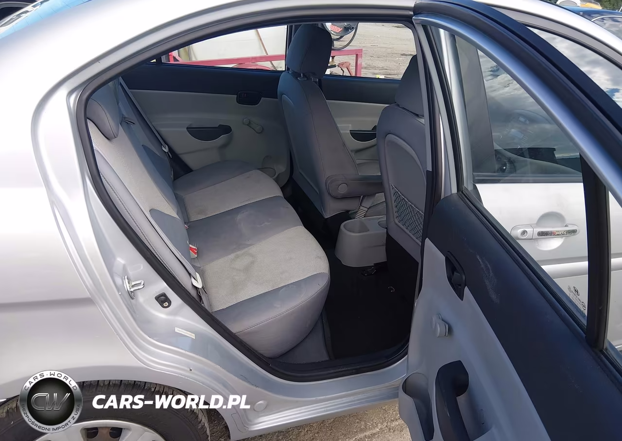 2010 Hyundai Accent Gls VIN:KMHCN4AC5AU428649 - 8
