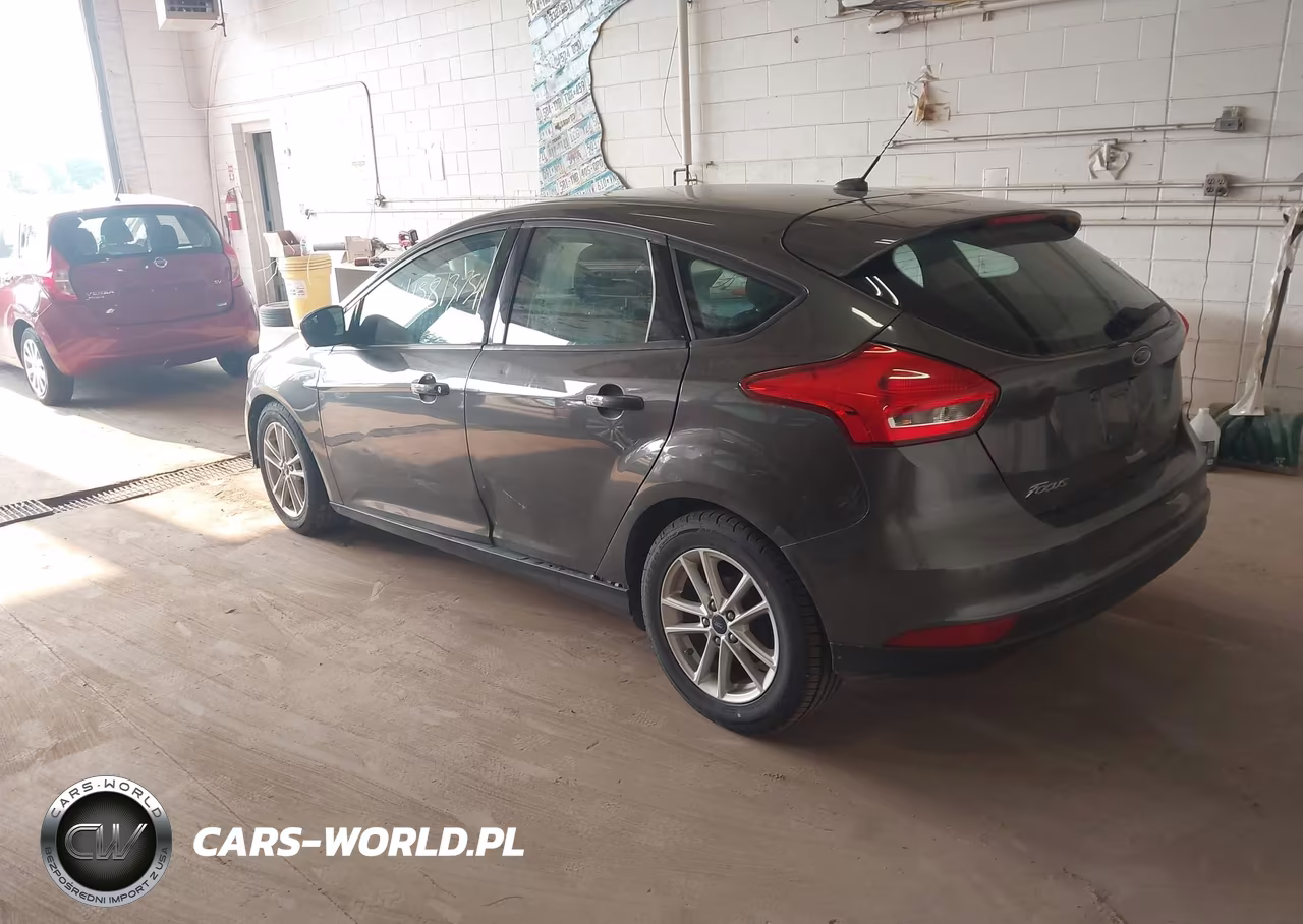 2018 Ford Focus Se VIN:1FADP3K2XJL312653 - 3