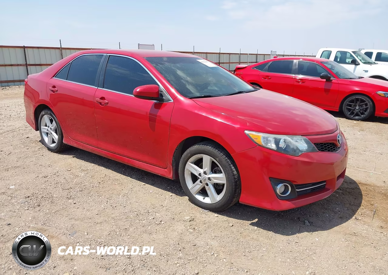 2014 Toyota Camry Se – zdjęcie 1 z 16
