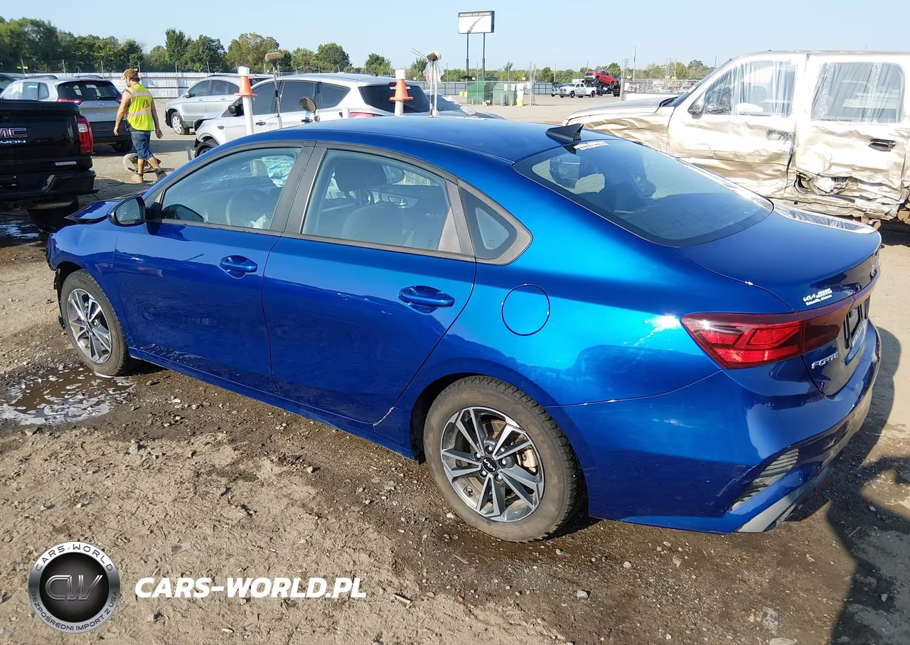 2024 Kia Forte Lxs VIN:3KPF24AD2RE731191 - 3