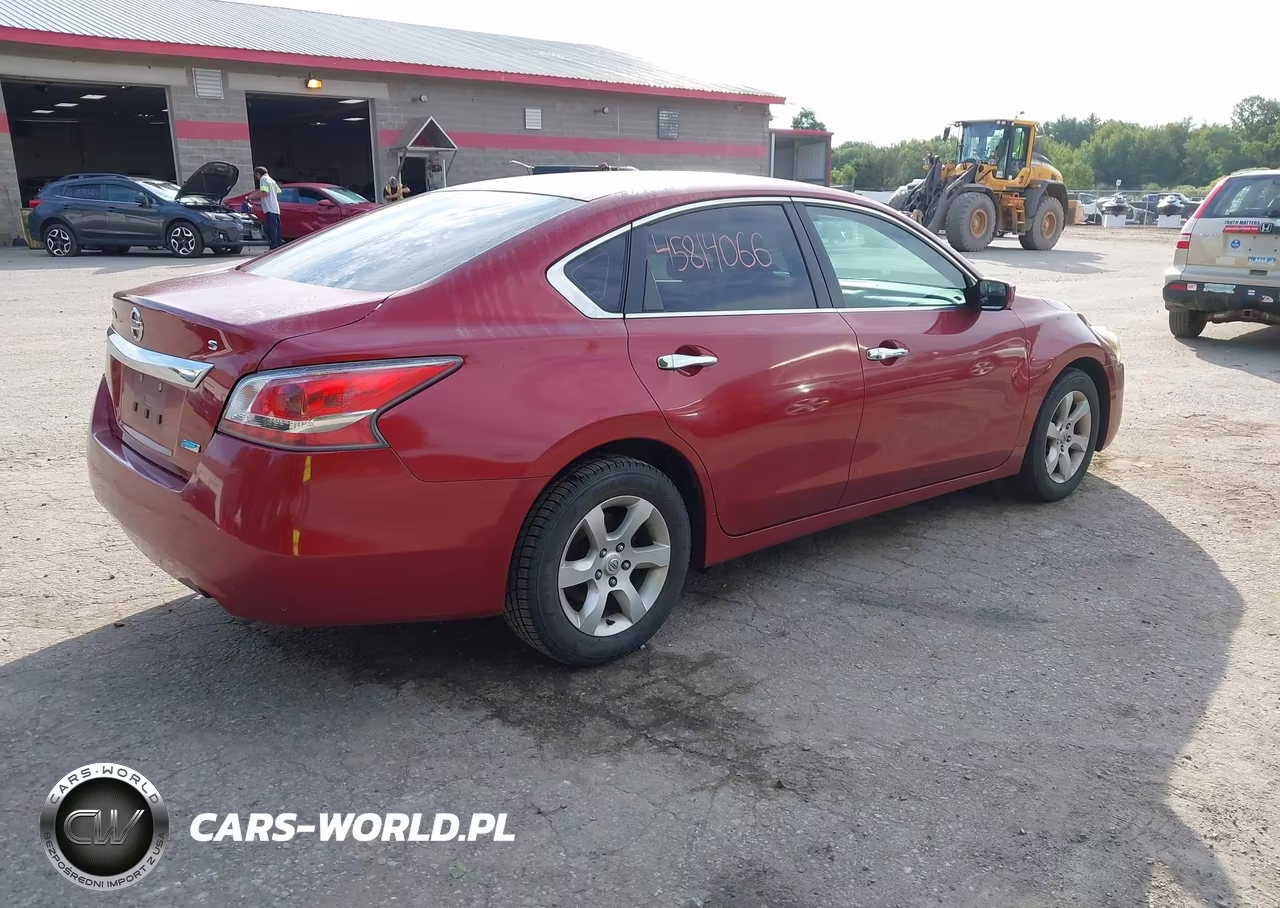 2014 Nissan Altima 2.5 S VIN:1N4AL3AP3EN367306 - 4