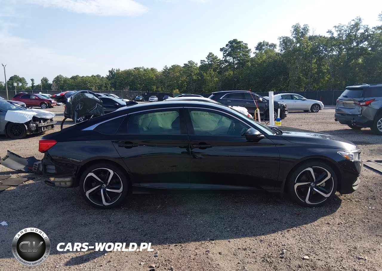 2018 Honda Accord Sport VIN:1HGCV1F3XJA225688 - 13