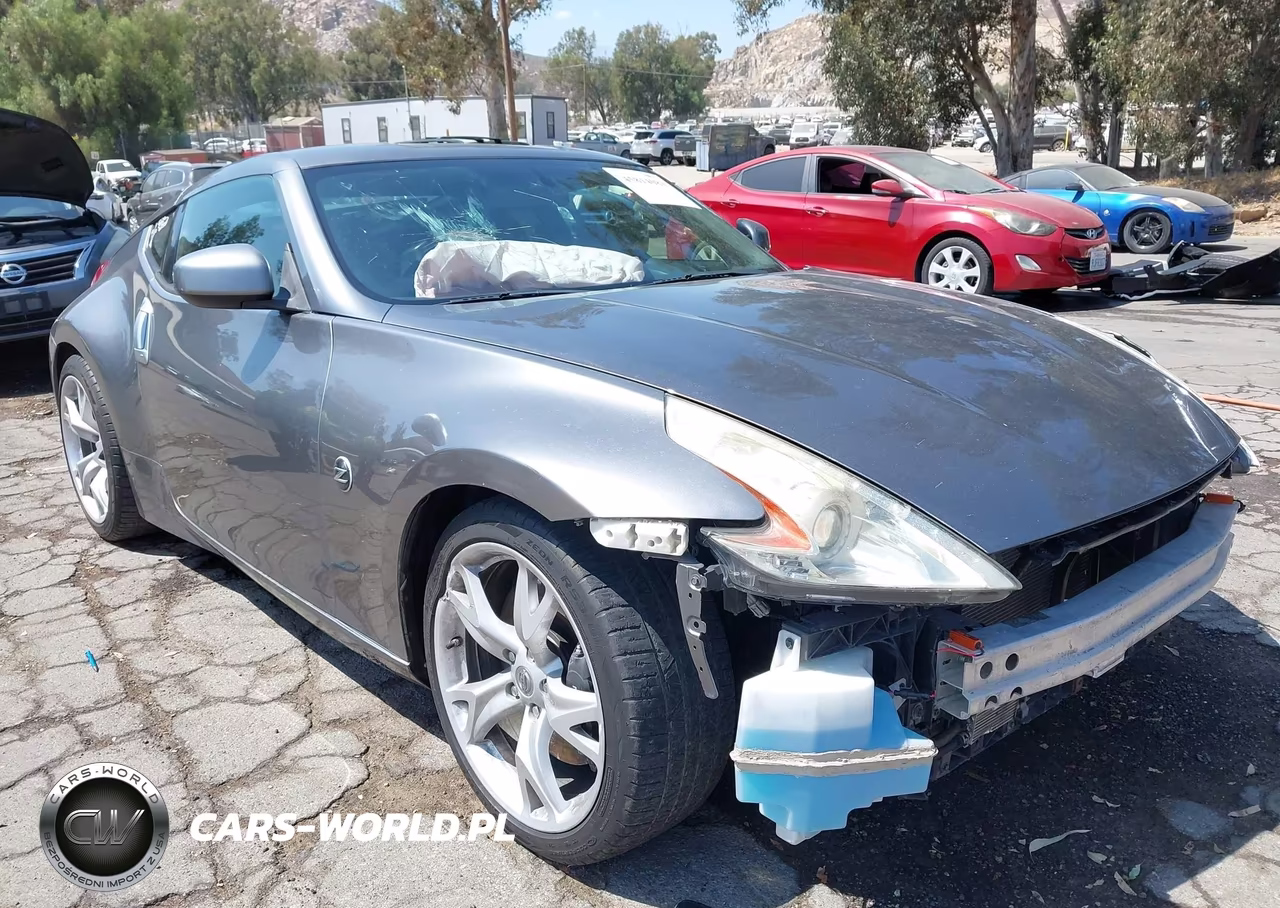 2011 Nissan 370Z Touring – zdjęcie 1 z 21