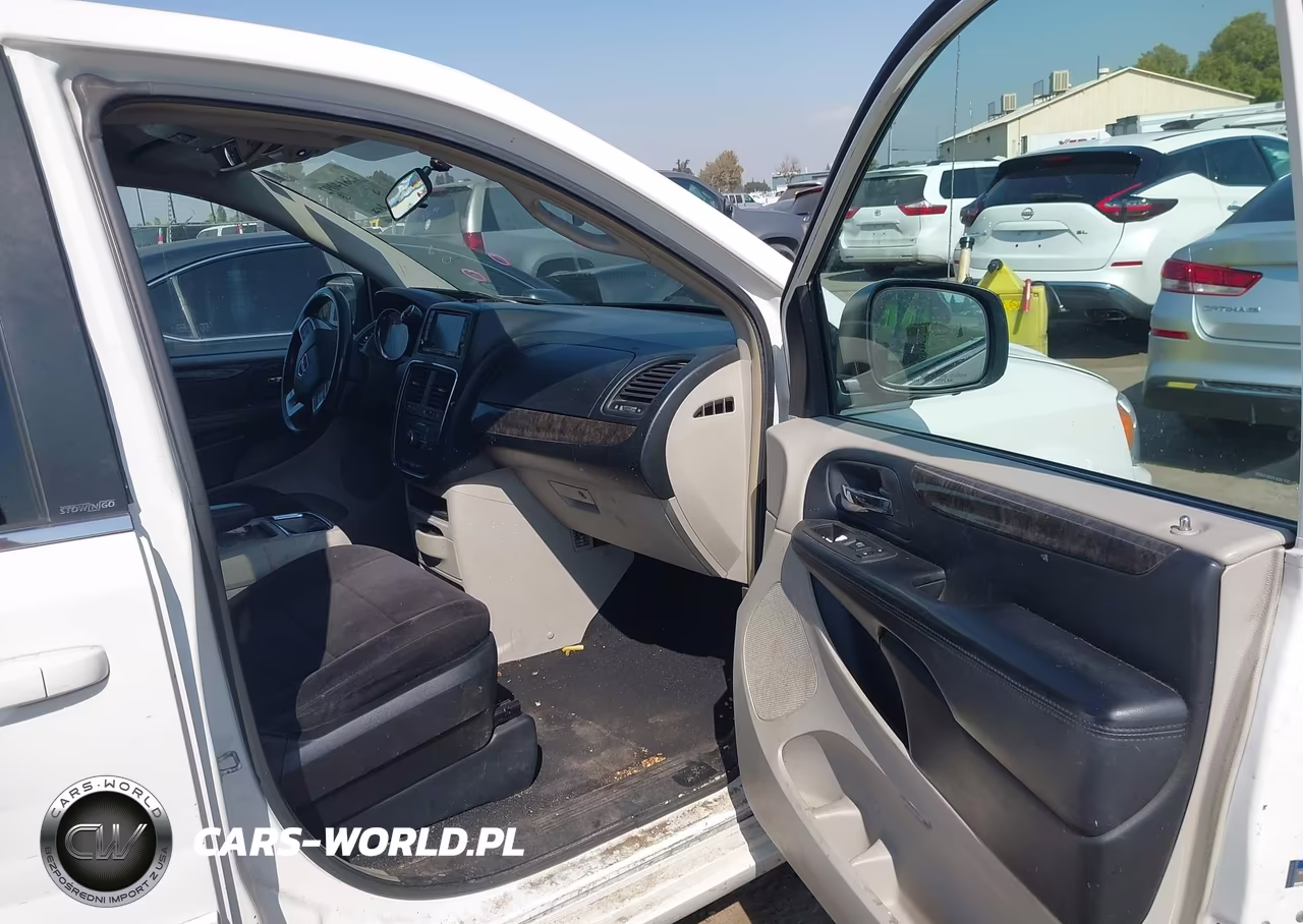 2011 Dodge Grand Caravan Crew VIN:2D4RN5DGXBR660801 - 5
