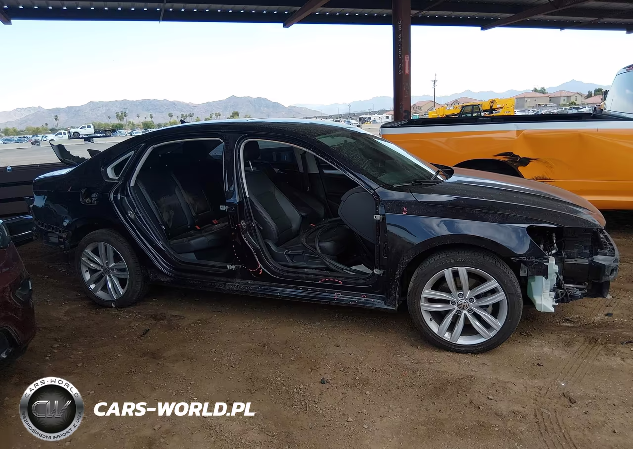 2019 Volkswagen Passat 2.0T Wolfsburg Edition VIN:1VWLA7A34KC005552 - 14