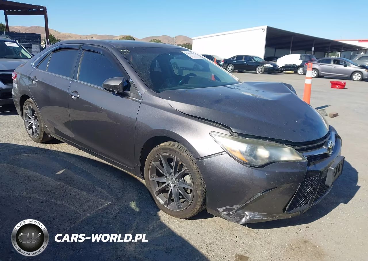 2016 Toyota Camry Xse