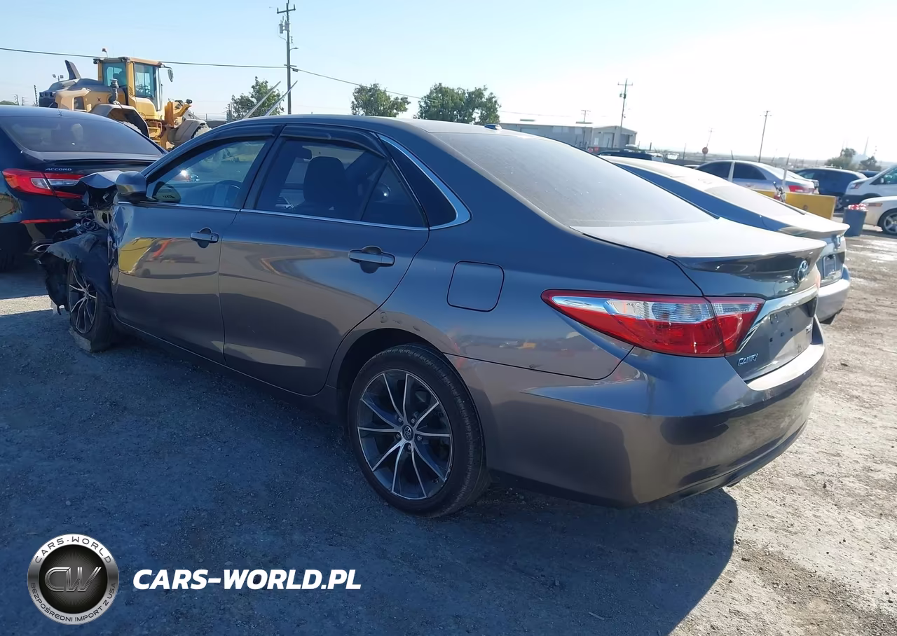 2016 Toyota Camry Xse VIN:4T1BF1FK1GU202169 - 3