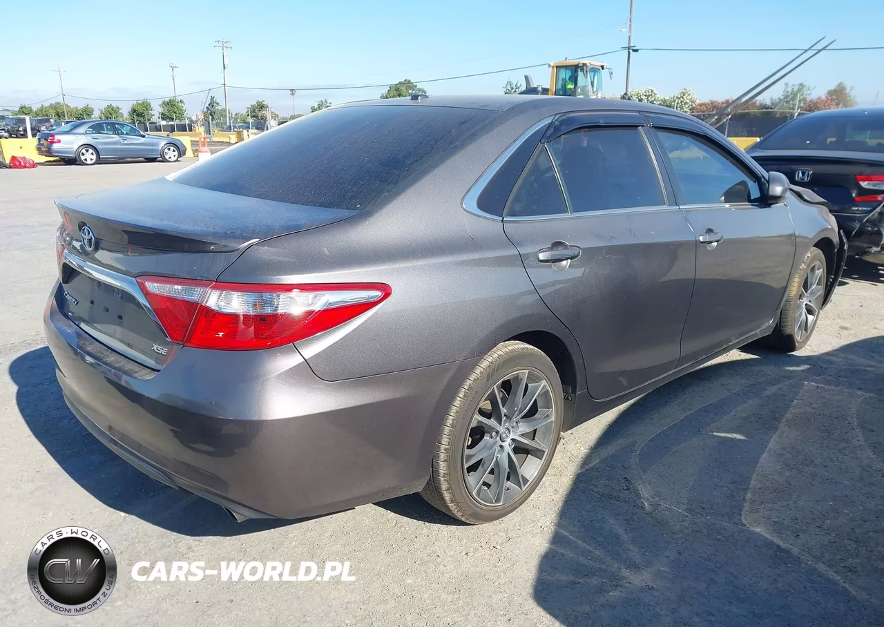 2016 Toyota Camry Xse VIN:4T1BF1FK1GU202169 - 4