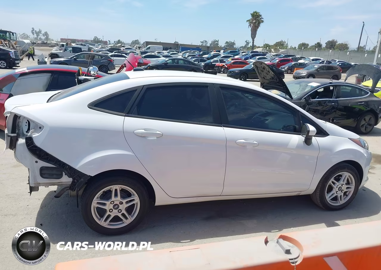 2018 Ford Fiesta Se VIN:3FADP4BJ3JM127257 - 14