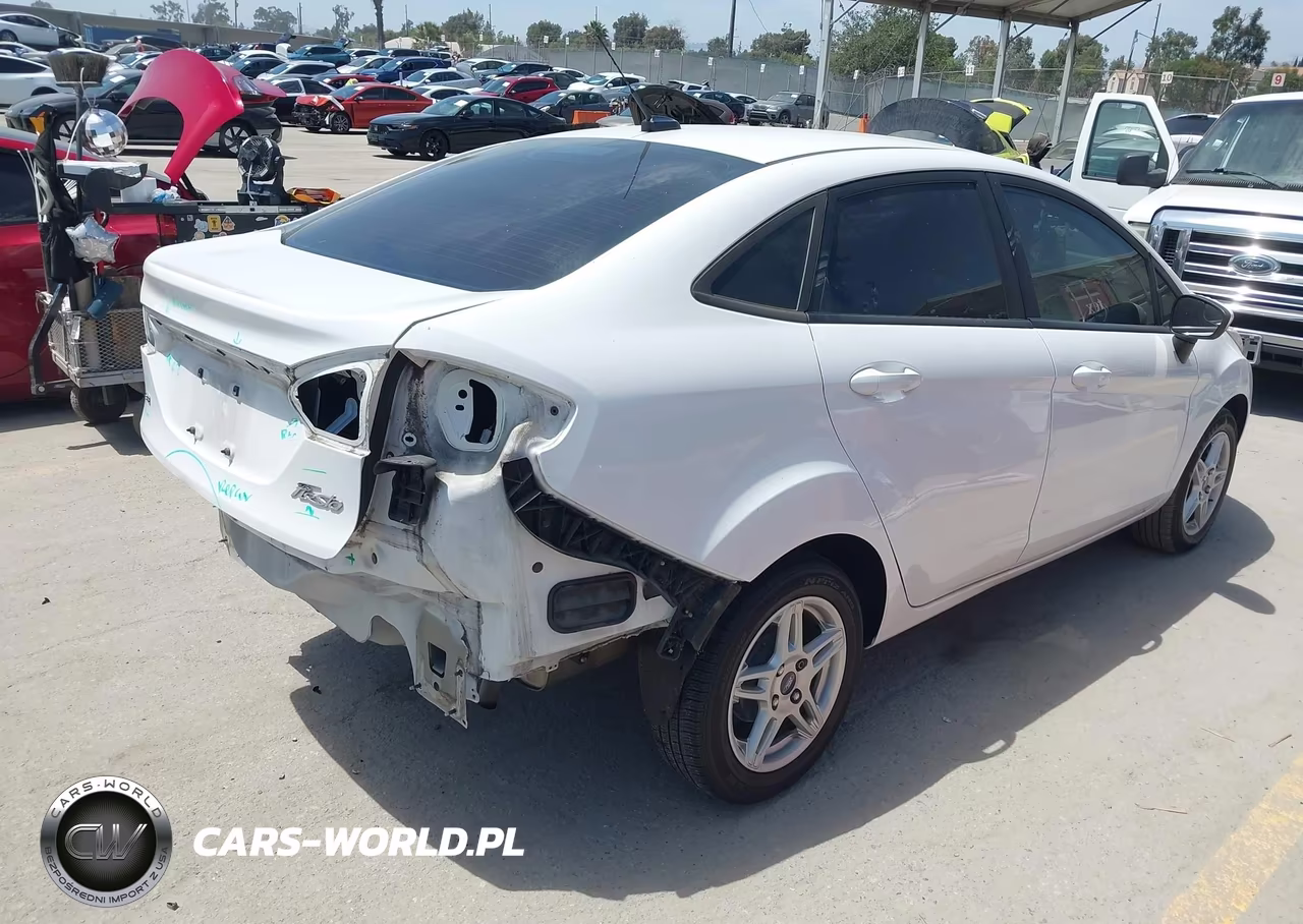 2018 Ford Fiesta Se VIN:3FADP4BJ3JM127257 - 4