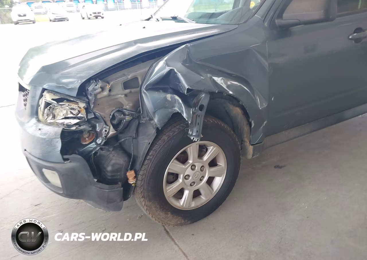 2011 Mazda Tribute I Sport VIN:4F2CY0C74BKM00651 - 6