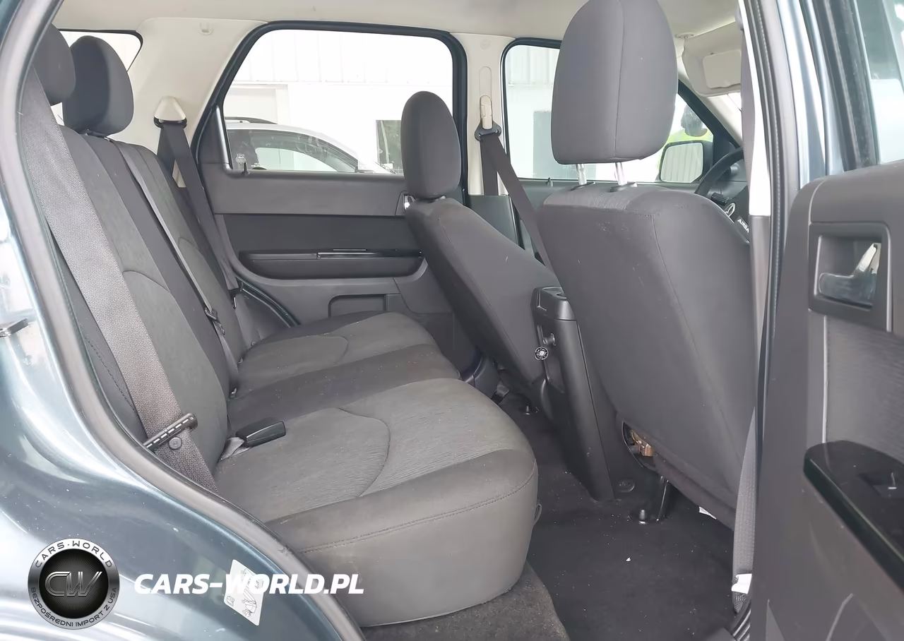 2011 Mazda Tribute I Sport VIN:4F2CY0C74BKM00651 - 8