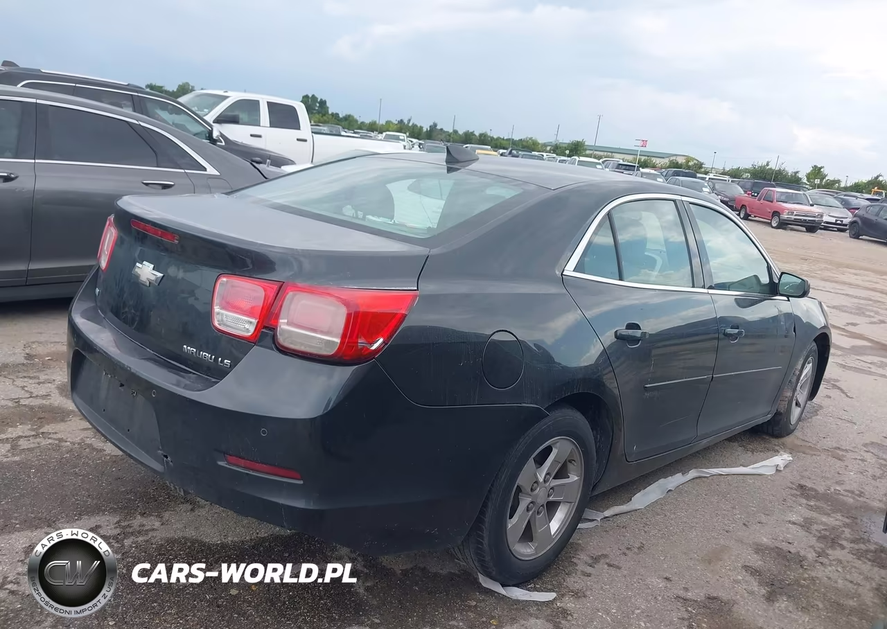 2015 Chevrolet Malibu Ls VIN:1G11B5SL5FF275512 - 4