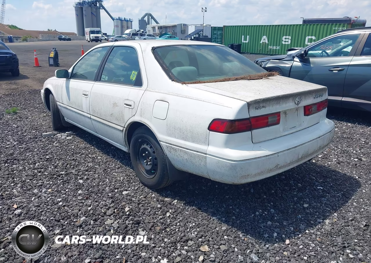 1997 Toyota Camry Le VIN:4T1BG22K9VU748658 - 3