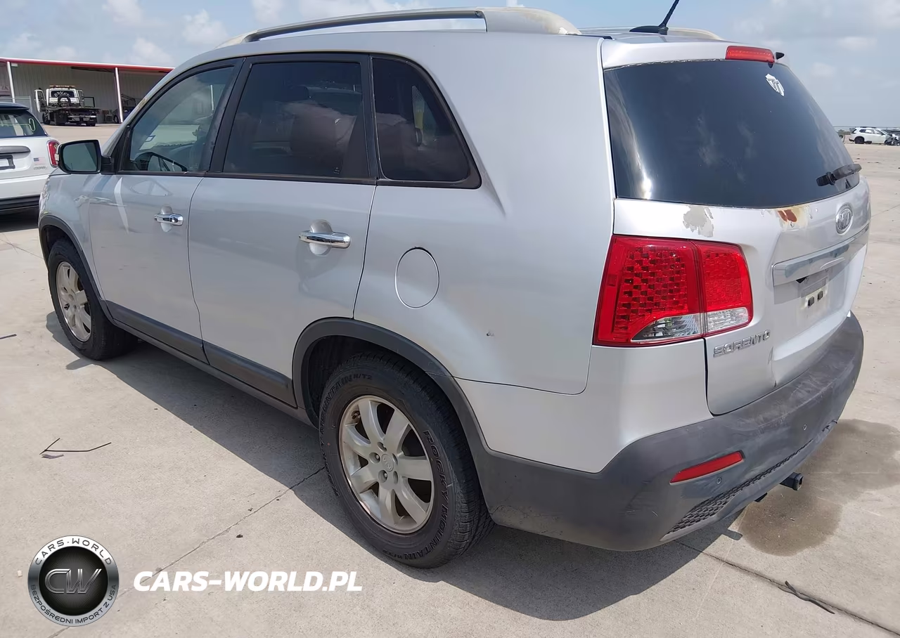 2013 Kia Sorento Lx VIN:5XYKT4A67DG331863 - 3