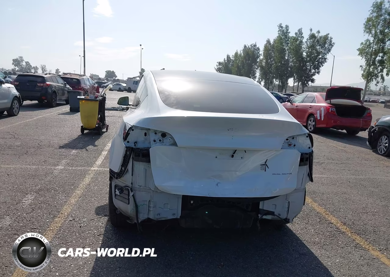2023 Tesla Model Y Awd-Long Range Dual Motor All-Wheel Drive VIN:7SAYGDEE5PA120902 - 17