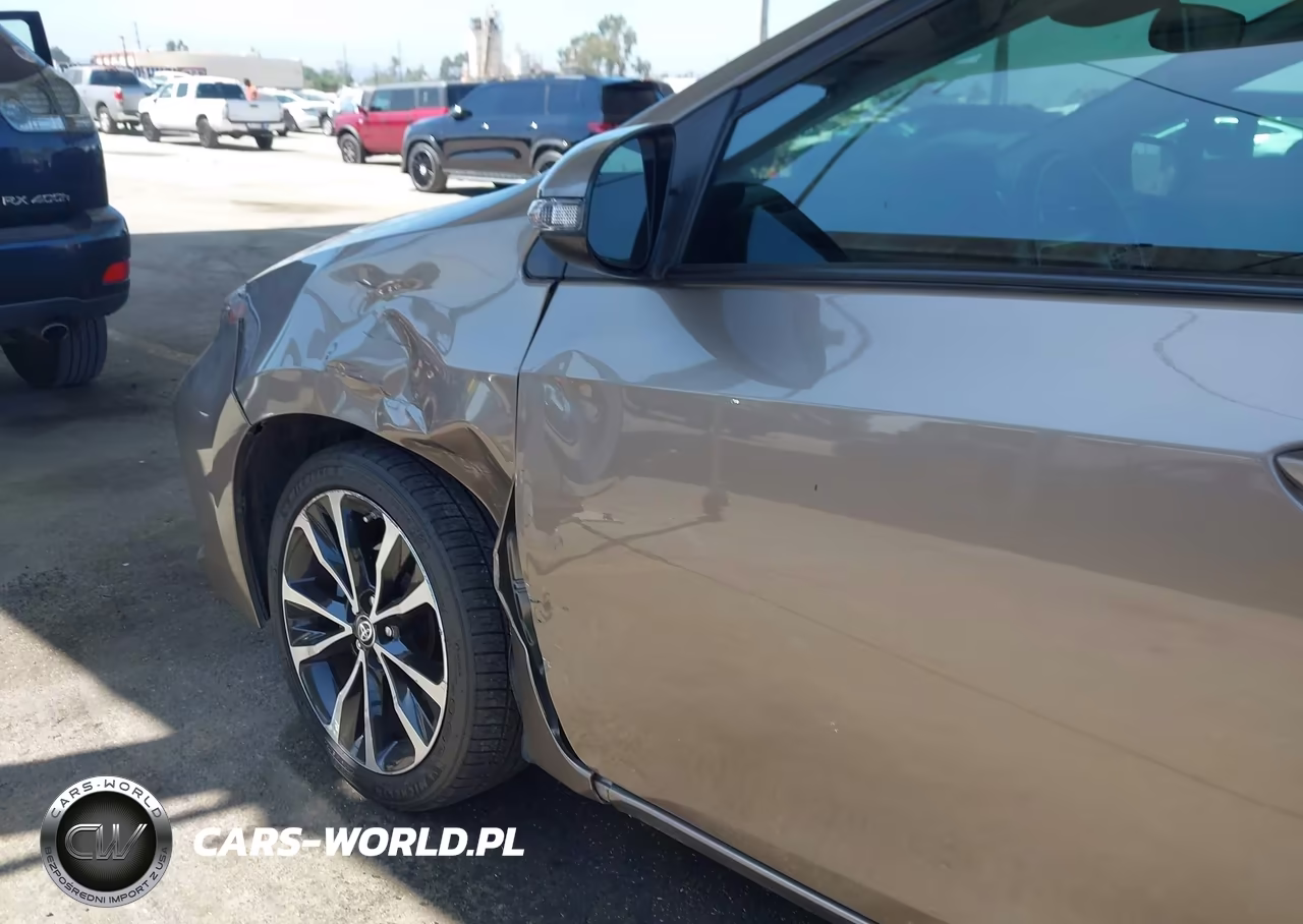 2018 Toyota Corolla Se VIN:5YFBURHE8JP787370 - 18
