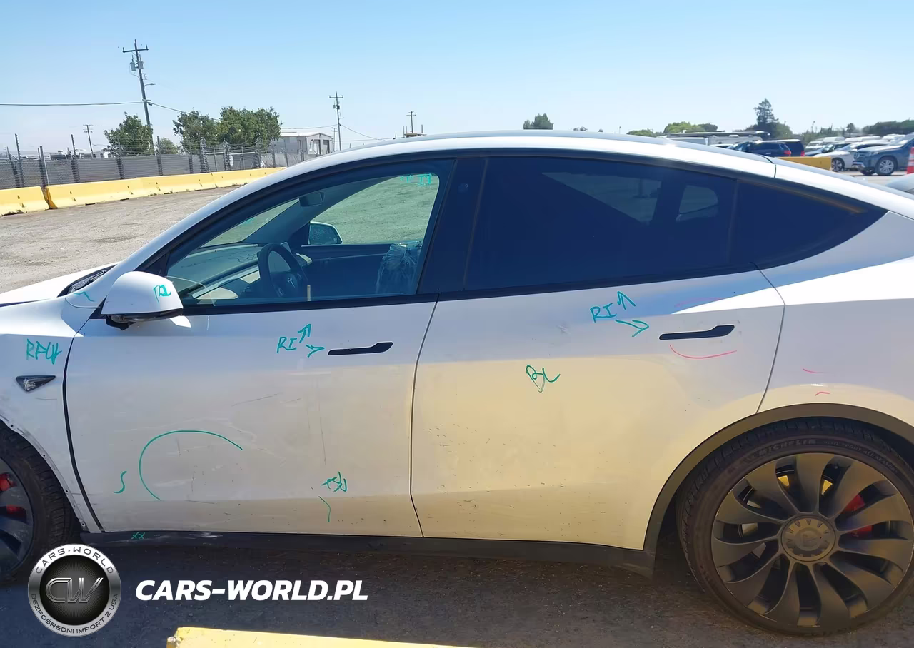 2023 Tesla Model Y Performance Dual Motor All-Wheel Drive VIN:7SAYGDEF3PF601016 - 15