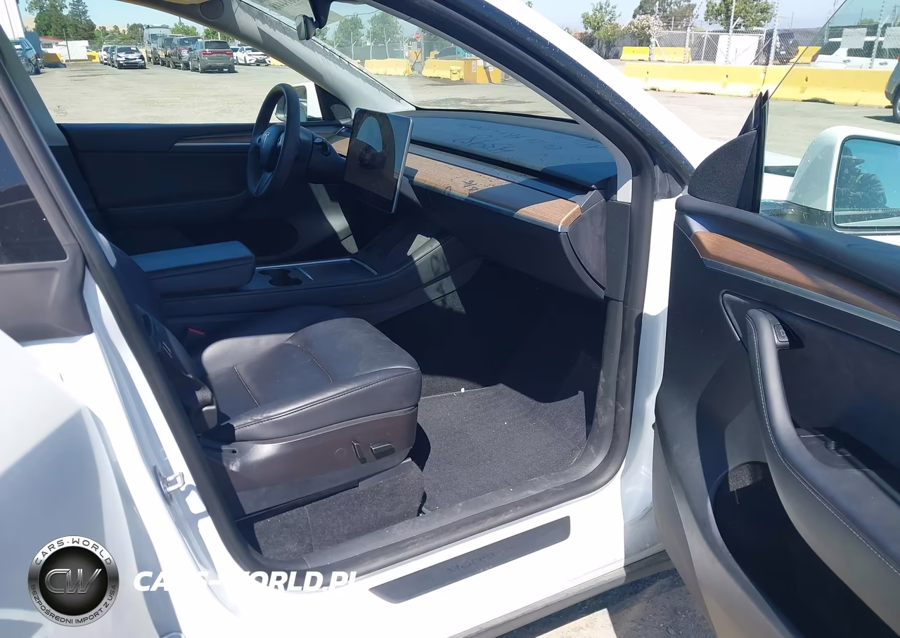 2023 Tesla Model Y Performance Dual Motor All-Wheel Drive VIN:7SAYGDEF3PF601016 - 5