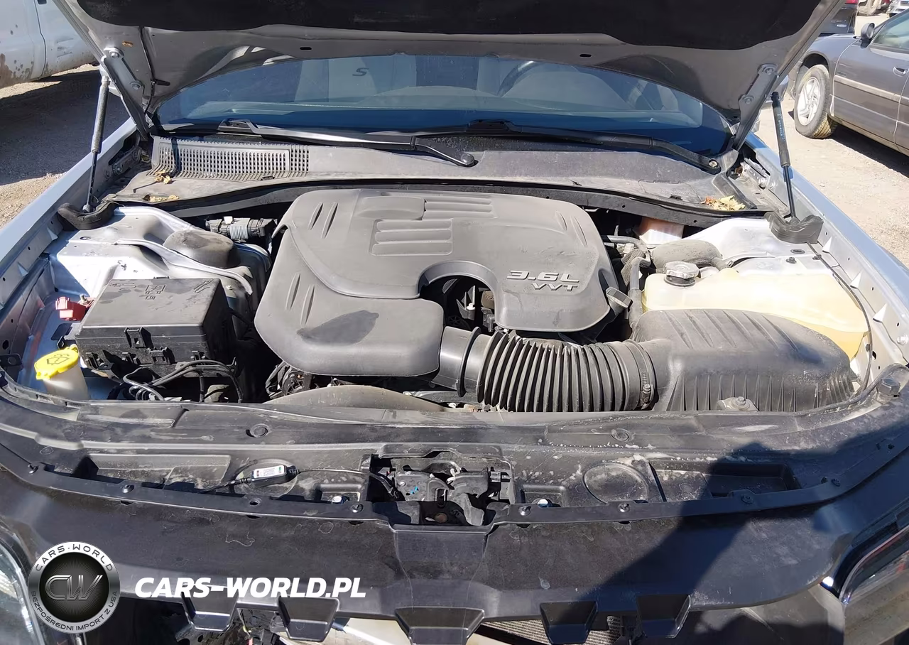 2019 Chrysler 300 S VIN:2C3CCAGGXKH733365 - 10