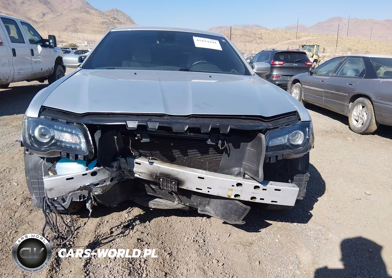 2019 Chrysler 300 S VIN:2C3CCAGGXKH733365 - 12