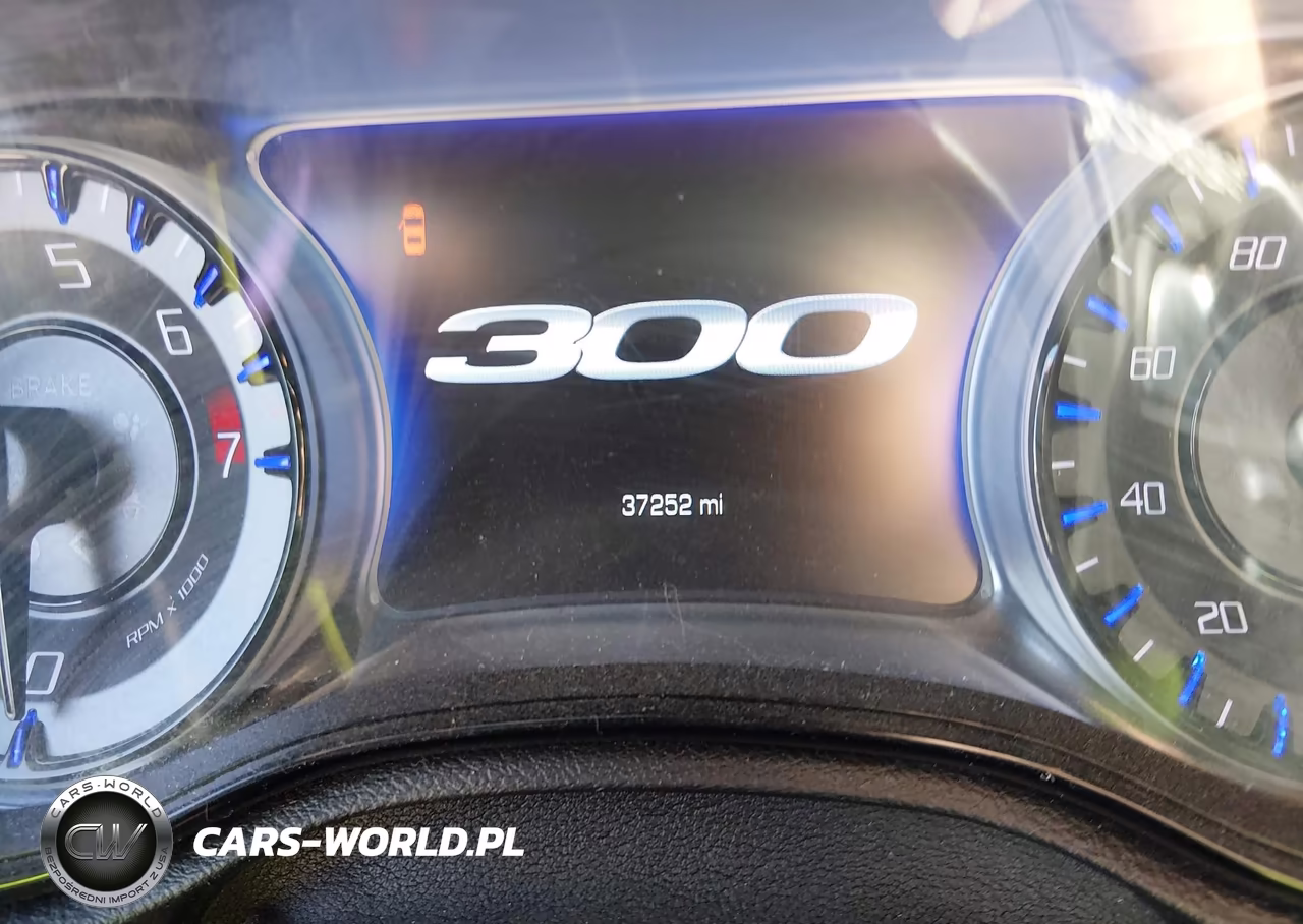 2019 Chrysler 300 S VIN:2C3CCAGGXKH733365 - 15
