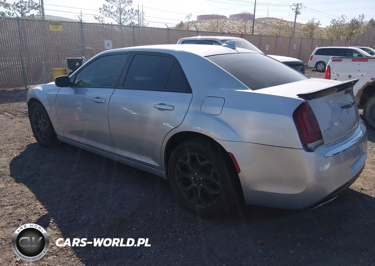 2019 Chrysler 300 S VIN:2C3CCAGGXKH733365 - 3