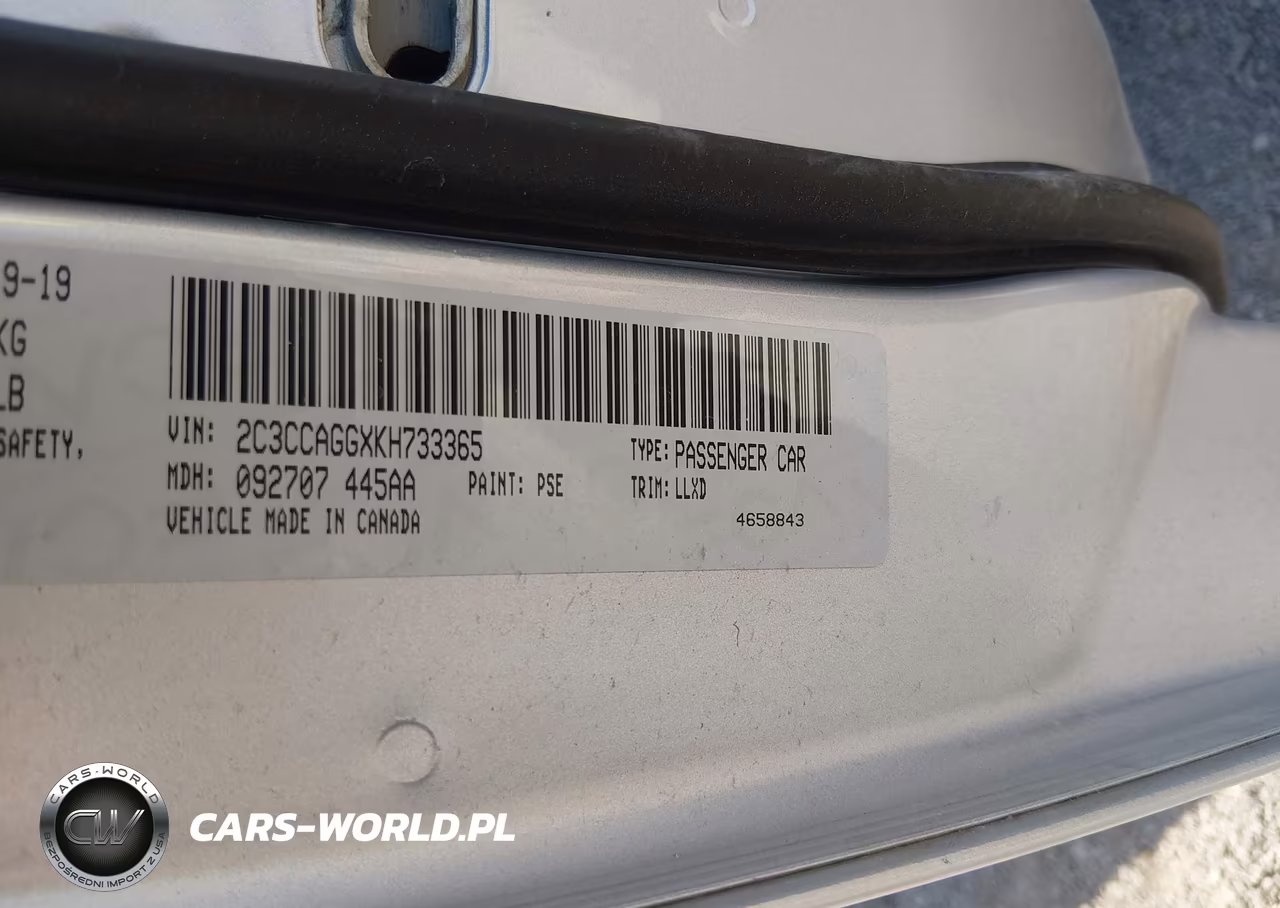 2019 Chrysler 300 S VIN:2C3CCAGGXKH733365 - 9