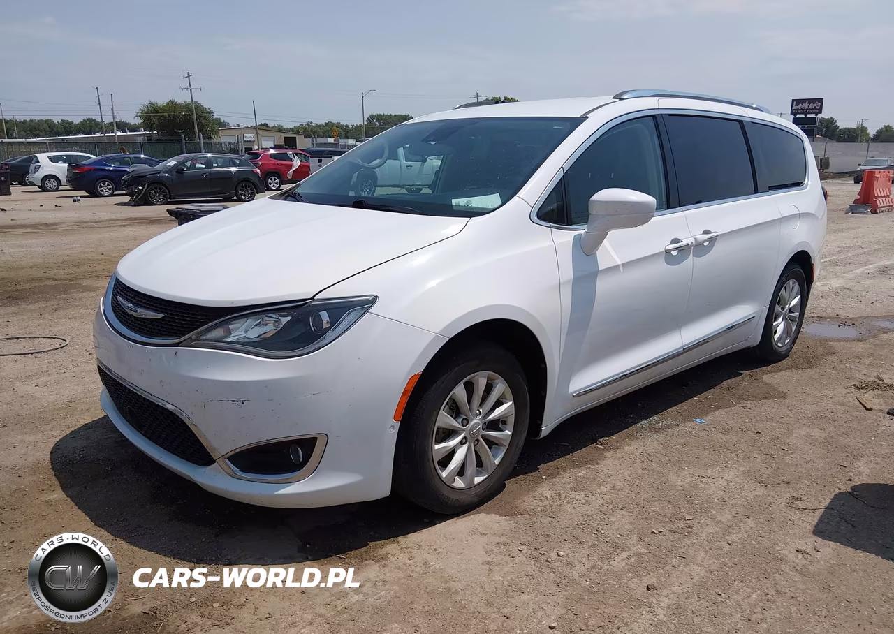 2018 Chrysler Pacifica Touring L VIN:2C4RC1BG5JR182266 - 2