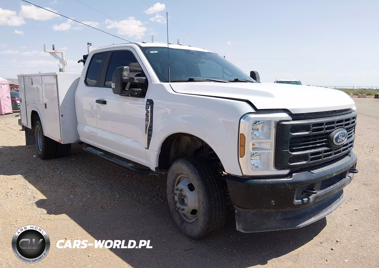 2024 Ford F-350 Chassis Xl