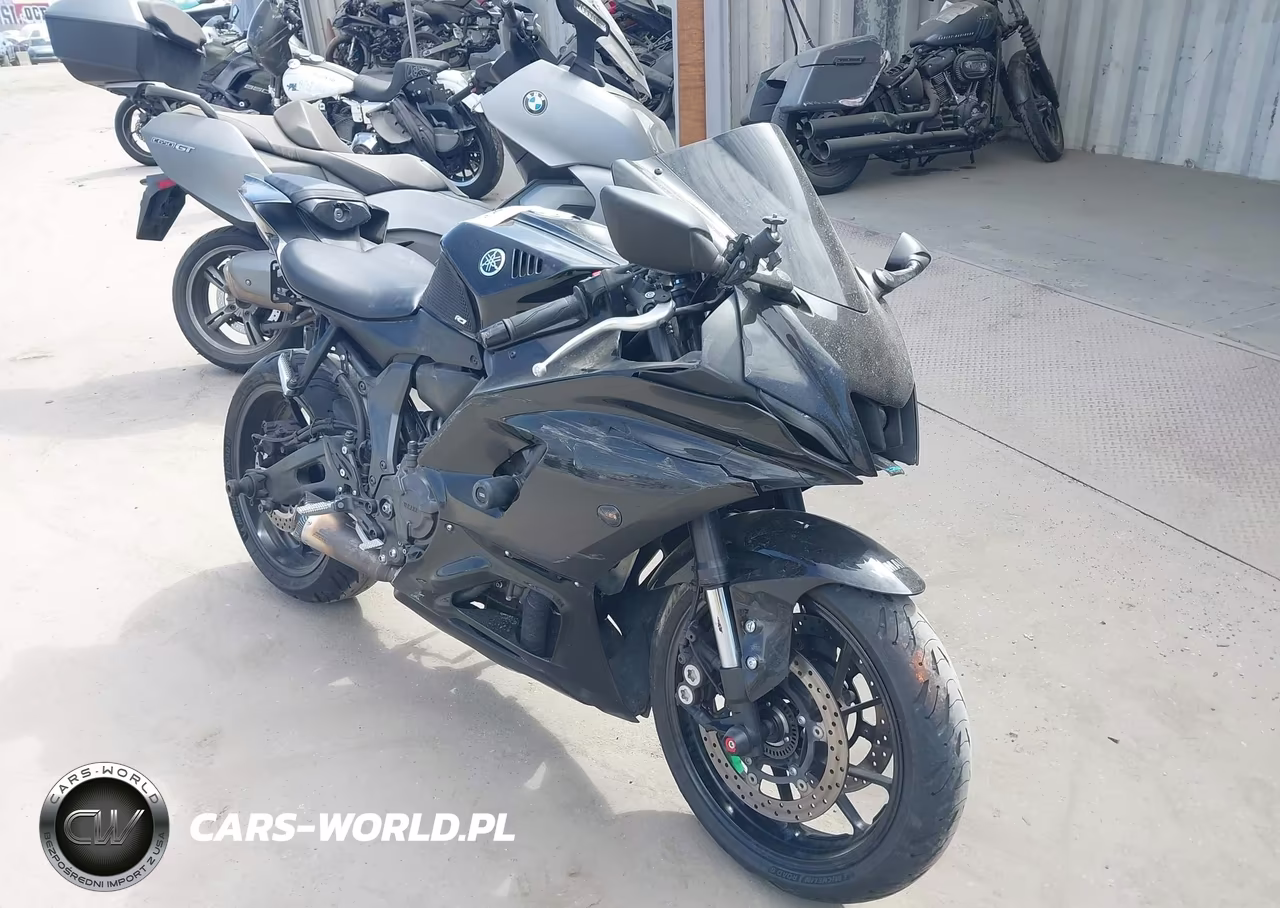 2023 Yamaha Yzfr7