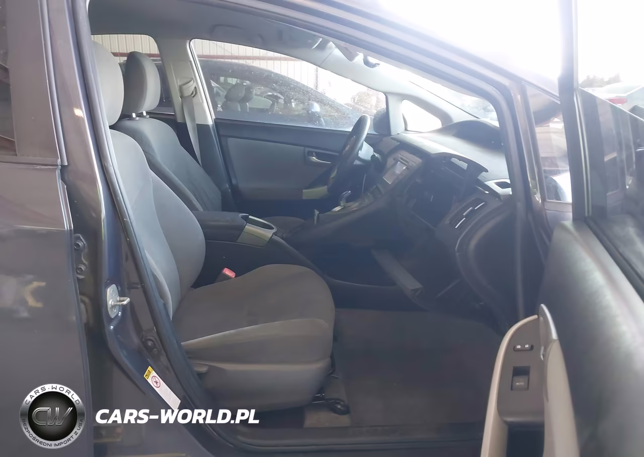 2012 Toyota Prius Two VIN:JTDKN3DU3C1554303 - 5