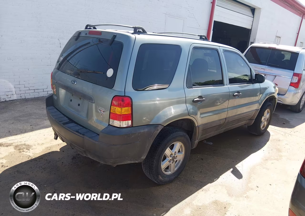 2005 Ford Escape Xls VIN:1FMYU02Z55KD75005 - 4