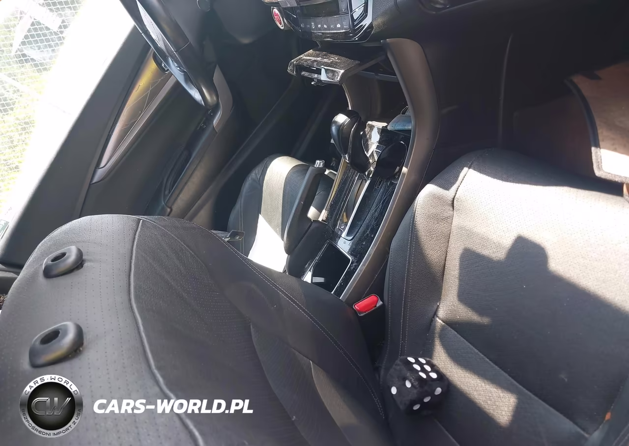 2016 Honda Accord Touring VIN:1HGCT2B07GA001701 - 5