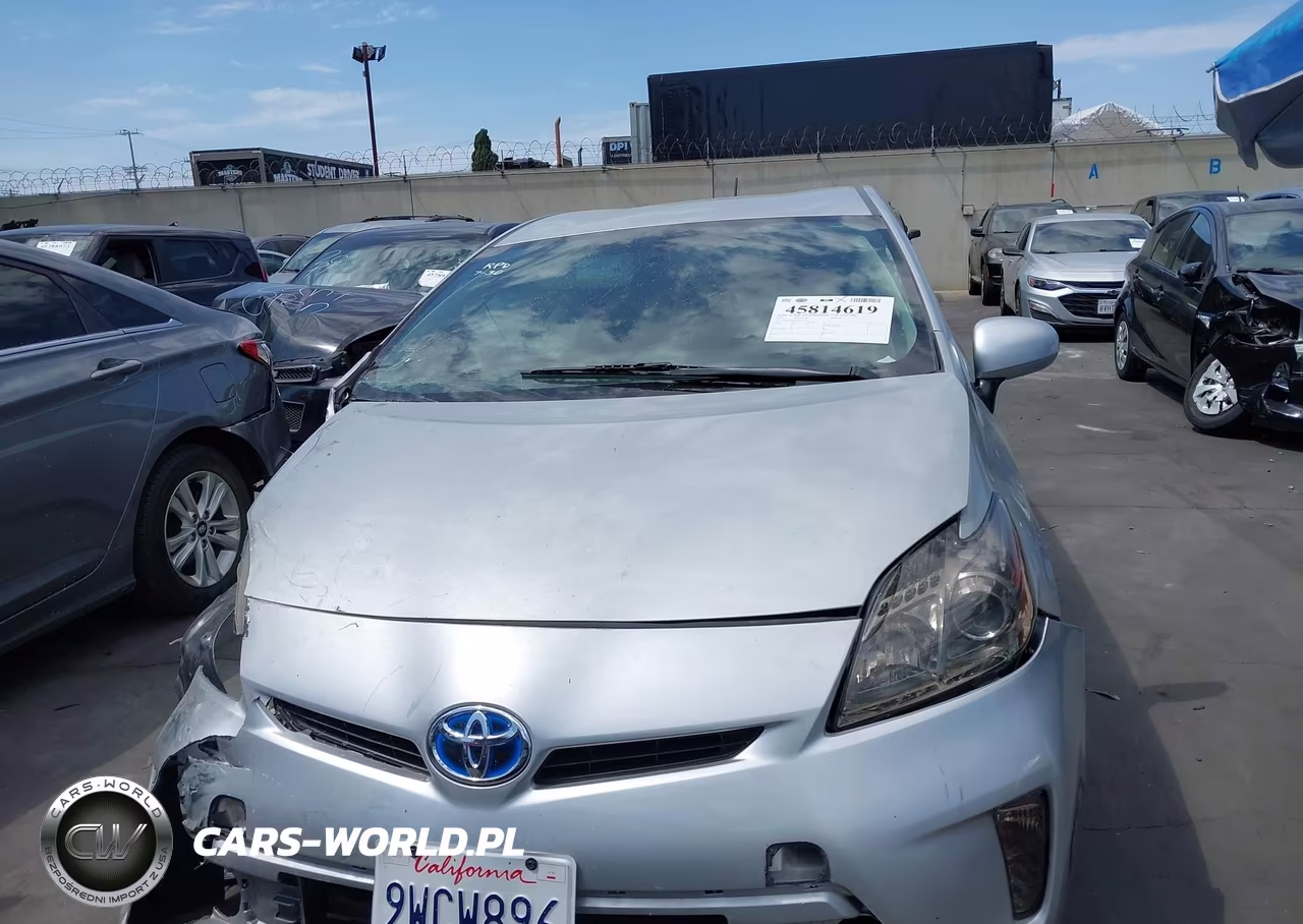 2015 Toyota Prius Two VIN:JTDKN3DU1F1928475 - 12